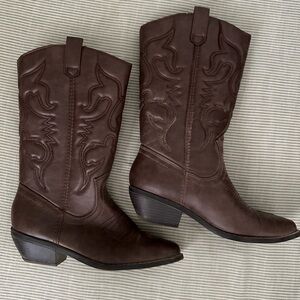 Classic Brown Western Cowgirl Boots - Women's